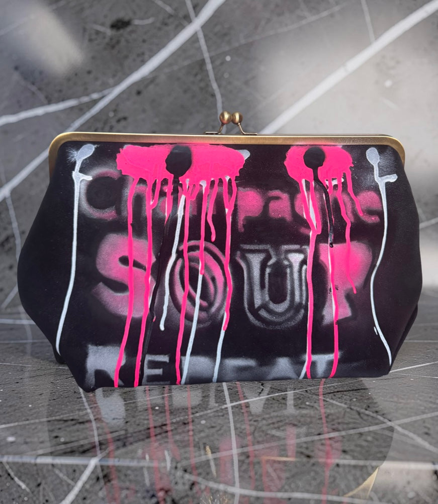 Graffiti kuvert väska